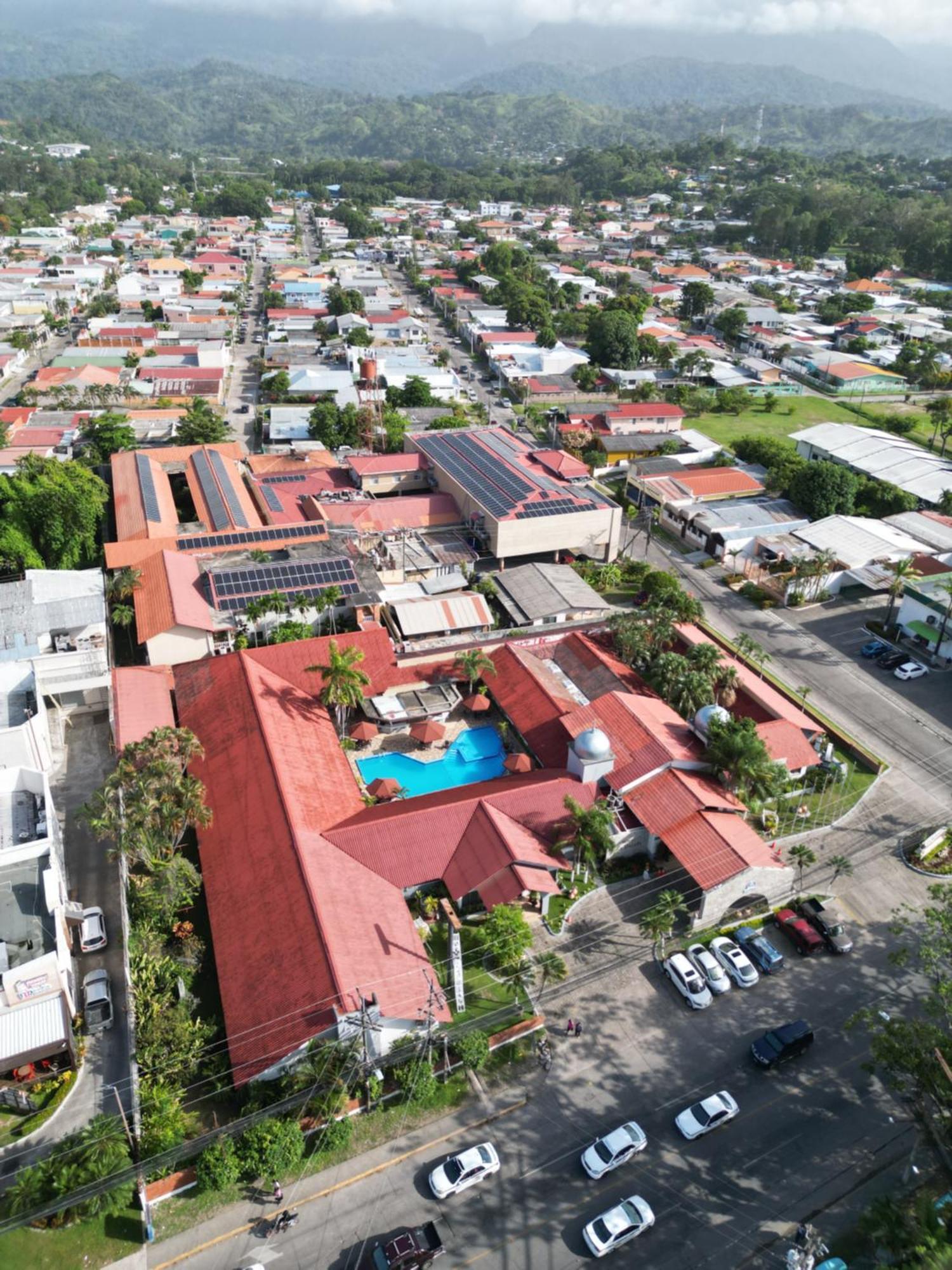 Hotel La Quinta La Ceiba Exteriör bild