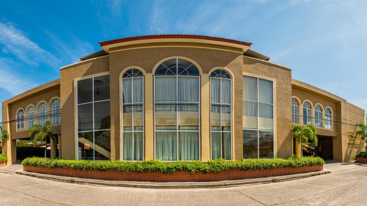 Hotel La Quinta La Ceiba Exteriör bild