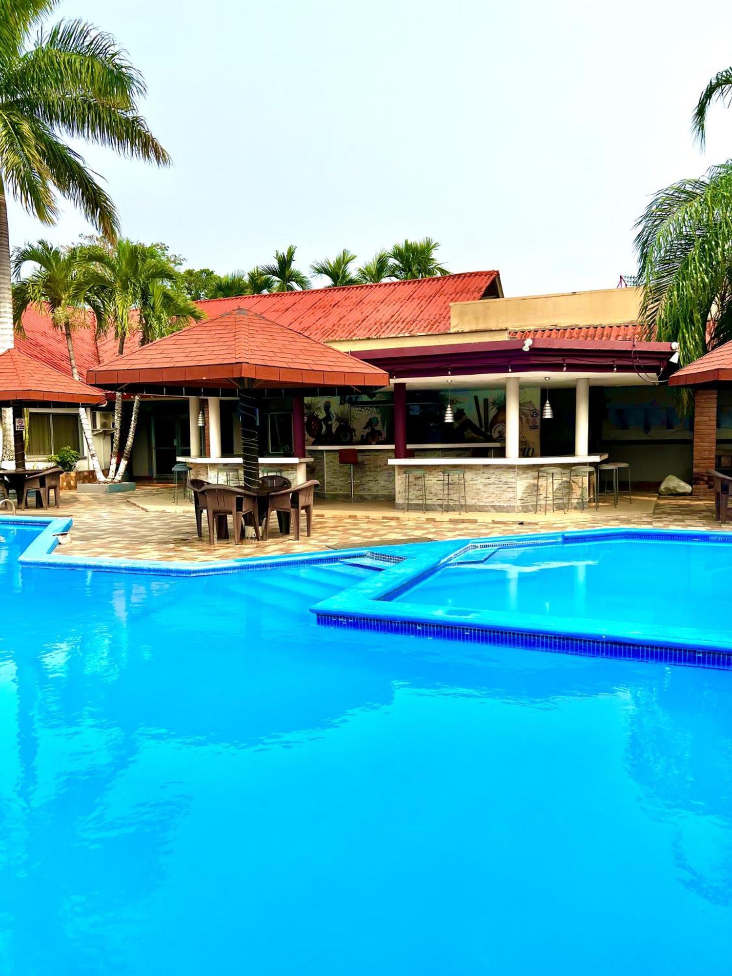 Hotel La Quinta La Ceiba Exteriör bild