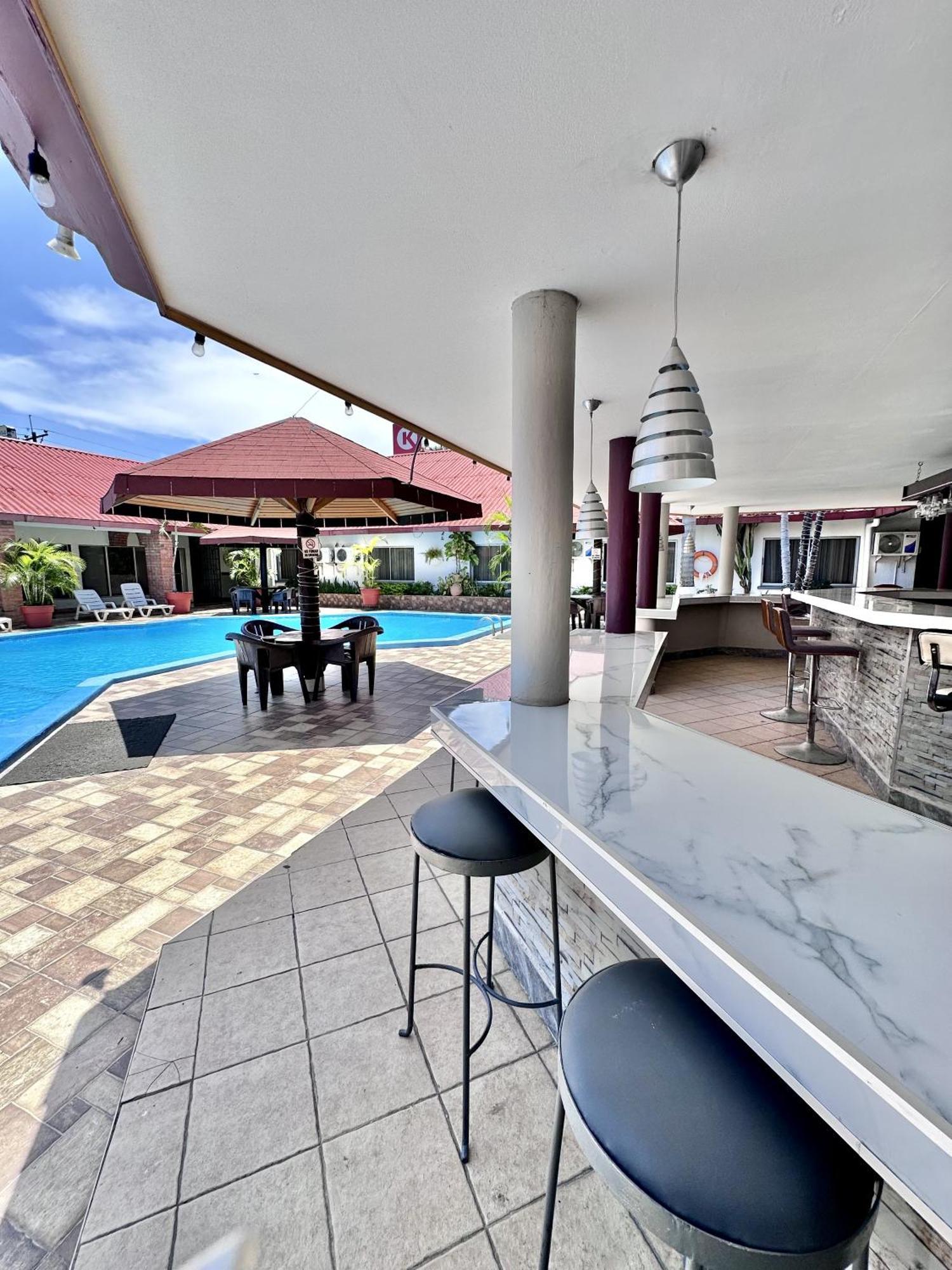 Hotel La Quinta La Ceiba Exteriör bild