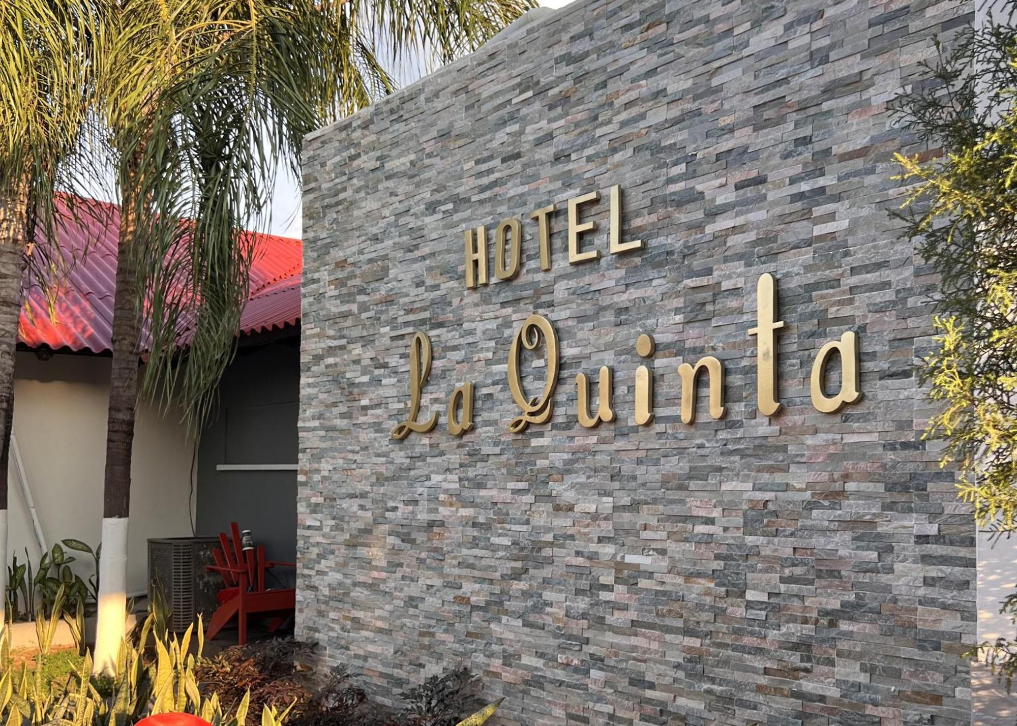 Hotel La Quinta La Ceiba Exteriör bild